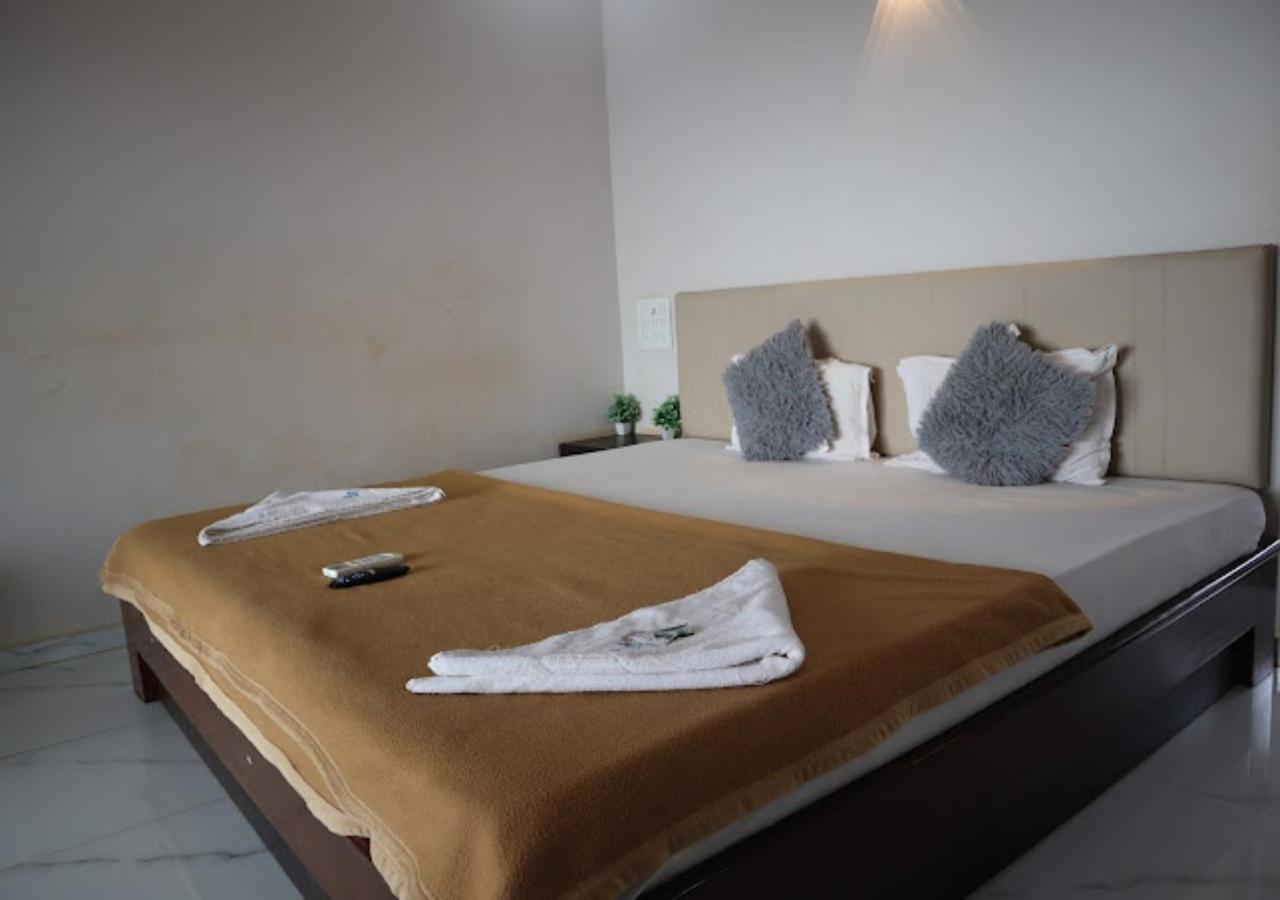 Sea King Beach Resort Ganpatipule Luaran gambar