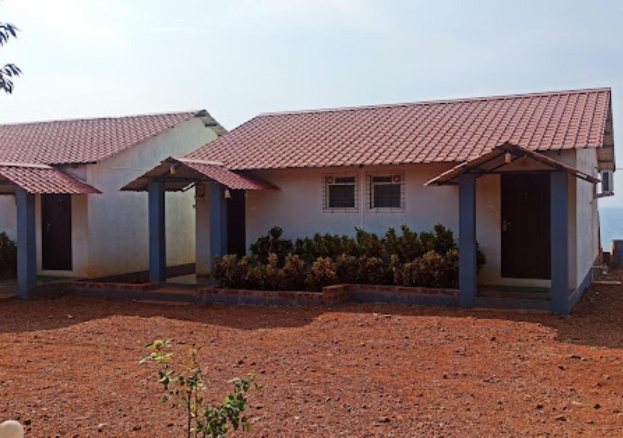 Sea King Beach Resort Ganpatipule Luaran gambar